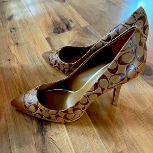 Coach Heels Tan 9.5